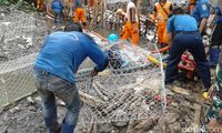 Penanganan Tanggul Kali Pulo di Jatipadang yang jebol