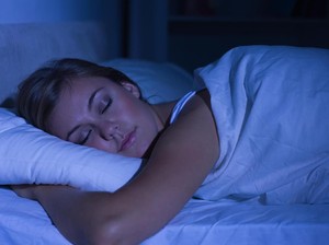 5 Cara Menyingkirkan Pikiran Negatif Sebelum Tidur