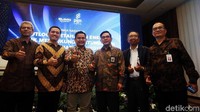 Hadir dalam seminar tersebut antara lain Sekretaris Jenderal Kementerian Perindustrian Haris Munandar, Kepala Pusat Penelitian dan Pengembangan Industri Hijau dan Lingkungan Hidup Kementerian Perindustrian Teddy Caster Sianturi, Sekjen Dewan Energi Nasional (DEN) Saleh Abdurrahman, serta Kepala Program dan Komunikasi SKK Migas Wishnu Prabawa Taher.