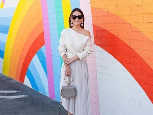Hijab Style: Gaya Stylish Ibu & Anak Ala Selebgram Rezky 