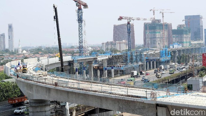 Saran Ekonom Agar BUMN Tak Berdarah-darah Bangun Infrastruktur