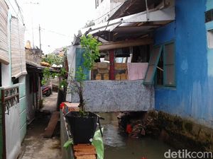 Warga Rela Rumahnya Digeser demi Normalisasi Kali Pulo, Asal...