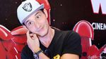 Forever Young! Mike Lewis yang Awet Muda