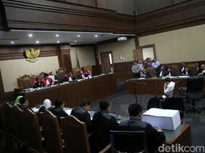 Novanto Kantongi USD 7,3 Juta, Ini Sederet Penerima Lain Duit e-KTP
