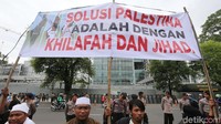 Pantauan di lokasi, Jalan Merdeka Selatan masih bisa dilalui kendaraan. Tidak ada kemacetan dan pengalihan arus baik menuju patung kuda maupun arah sebaliknya.