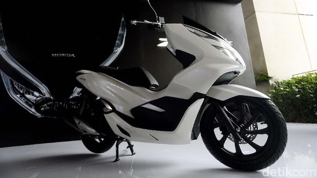 Apa Beda Honda PCX Versi ABS dan CBS?