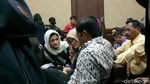 Idrus Marham Sibuk Main HP di Sidang Setya Novanto