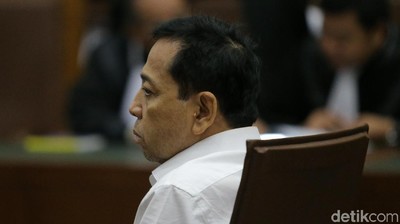 Foto: Rambut-rambut Halus di Wajah Novanto yang Tampak Tak Terurus
