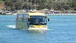 Bus Atau Perahu? Ini Transportasi Amphibi