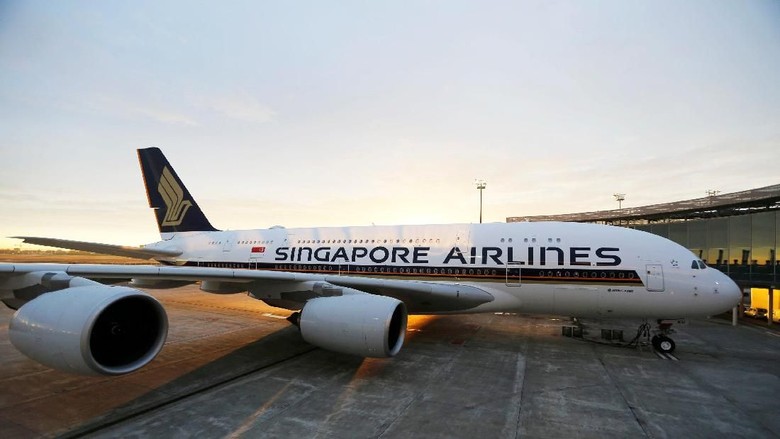 Singapore Airlines (SQ) A new Airbus A380 aircraft for Singapore Airlines is pictured before a delivery ceremony at the French headquarters of aircraft company Airbus in Colomiers near Toulouse, France, December 13, 2017. REUTERS/Regis Duvignau