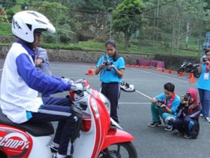 AHM Ajak Generasi Millennial Nge-blog dan Nge-vlog Safety Riding