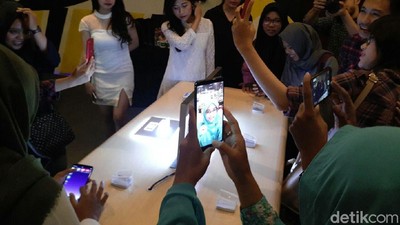 Keseruan Arek Malang Menjajal Kamera Selfie Pintar