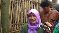 Ketua RW, Yuyun mengaku pelaku dan korban baru mengontrak lima bulan di rumah tersebut. Sepengetahuan Yuyun, korban merupakan sales Meikarta.