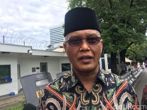 Ramai-ramai WNA Tinggalkan RI, PKS: Jangan Terus Framing Baik-baik Saja