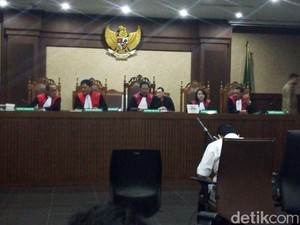 Setya Novanto Tolak Diperiksa Dokter Umum RSPAD