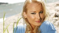 Ninni Laaksonen yang mantan Miss Finlandia ini menyebut Trump meraba bokongnya saat dirinya bersama kontestan lain yang ikut Miss Universe tahun 2006, tampil dalam acara televisi di New York. Dia (Trump-red) sungguh-sungguh meraba bokong saya. Saya pikir tidak ada yang melihatnya, tapi saya tersentak dan berpikir: Apa yang terjadi?, ucapnya. Foto: heightweights.com