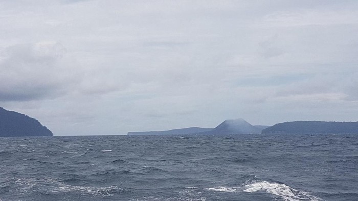 Kemenhub Bawa Guru Se-Banten ke Tengah Selat Sunda Mengenal Krakatau