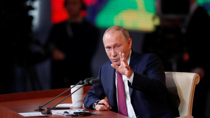Russian President Vladimir Putin speaks during his annual end-of-year news conference in Moscow, Russia, December 14, 2017. REUTERS/Maxim Shemetov