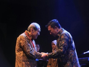 Resmi! Para Legenda Olahraga Nasional Diganjar Rp 40 Juta Plus Piagam