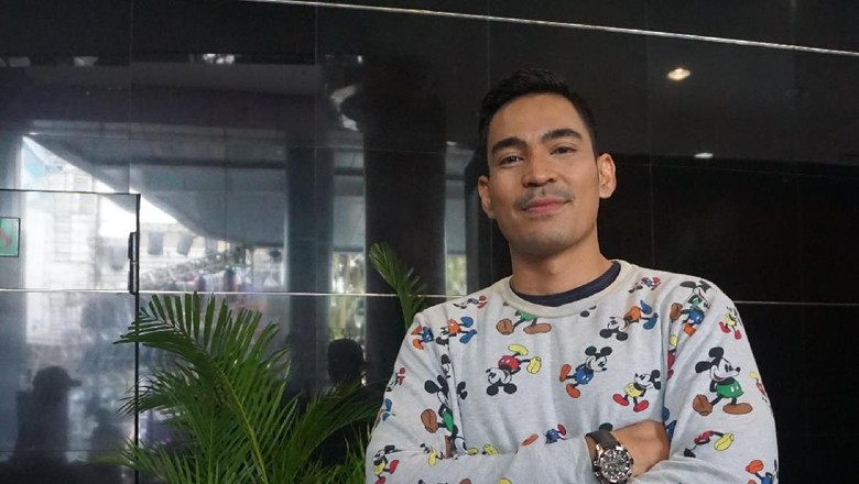 Happy Ending! Robby Purba Semringah Bertemu Pak Joko Foto: Aisyah/detikHealth Happy Ending! Robby Purba Semringah Bertemu Pak Joko Foto: Aisyah/detikHealth