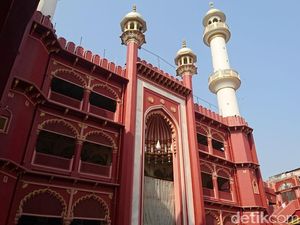 Foto: Indahnya Keberagaman Agama di Kolkata, India