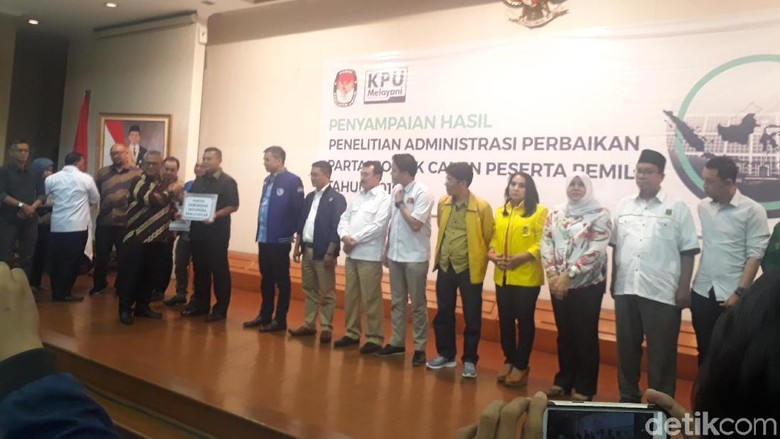 12 Parpol Lolos ke Tahap Verifikasi Faktual Pemilu 2019 12 Parpol Lolos ke Tahap Verifikasi Faktual Pemilu 2019