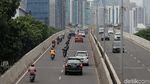 Foto: Lagi, Pemotor Bermental Baja Nekat Terobos JLNT Kasablanka