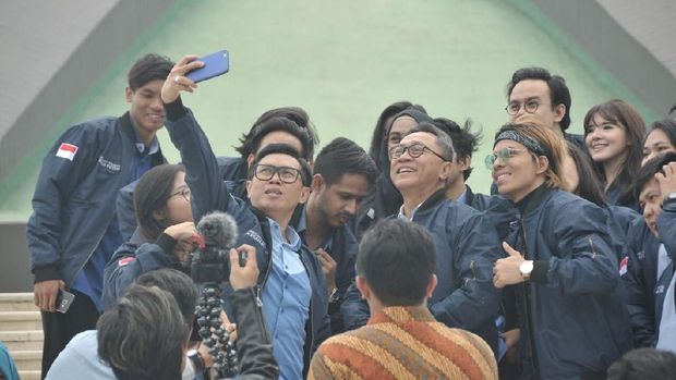 Zulkifli ingin mendengar masukan dari pegiat media sosial agar Empat Pilar MPR bisa diterima oleh generasi milenial.