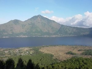 Cerita Legenda Kebo Iwa, Asal-Usul Gunung Batur