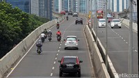 Tentu saja aksi tersebut membutuhkan rasa percaya diri yang tinggi.