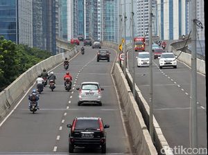 Polisi Kewalahan Hadapi Pemotor yang Sempat Sumbat JLNT Kasablanka