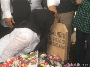 Kenangan Sang Putri Temani Hari-hari Terakhir AM Fatwa