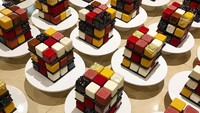 Tak kalah unik, Grolet juga bisa membuat cake bentuk rubik lho! Foto: Instagram cedricgrolet