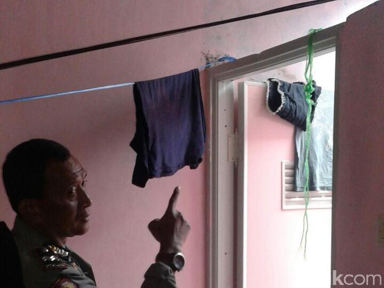 Seorang Pria di Ciputat Tewas Gantung Diri di Kamar Mandi Seorang Pria di Ciputat Tewas Gantung Diri di Kamar Mandi