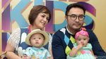 Happy Family! Senyum Bahagia Keluarga Surya Saputra
