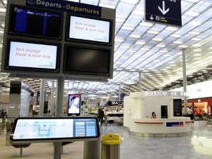 Pria Gelandangan Curi Uang Tunai Rp 4,7 M dari Bandara Paris