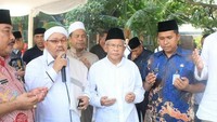 AM Fatwa saat menghadiri peresmian OKE OCE Mart di Masjid Al Huriyyah Puri Indah. Foto: Instagram AM Fatwa