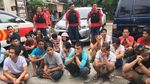 Penampakan Polisi Ubek-ubek Sarang Narkoba di Tanah Kusir