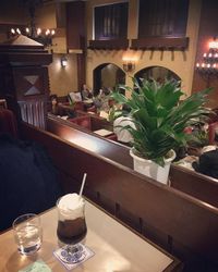Di Dekat Stasiun Shinjuku Ada 10 Kafe Unik yang Sediakan Wifi Gratis (1)