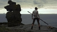 Salah satu tempat dalam adegan Star Wars: The Last Jedi yang bisa jadi inspirasi buat destinasi liburan traveler adalah Skellig Michael di County Kerry, Irlandia (Lucasfilm)