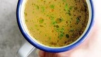 Tren minum jus diprediksi berganti jadi minum kaldu. Ada kaldu sayur atau tulang sebagai alternatif untuk yang tak suka jus manis. Foto: Istimewa