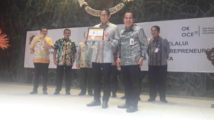 Saat Warga Panggil Sandiaga dengan Sebutan Anies