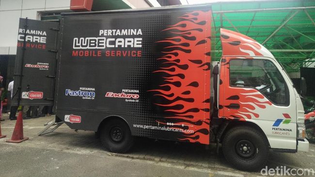 Ganti Oli Motor dan Mobil  di Truk  Pertamina 