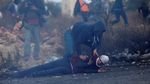 Foto Dramatis Penangkapan Demonstran Palestina oleh Aparat Israel
