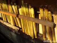 Harum Semerbak Ayam yang Dimasak Dalam Buluh Bambu