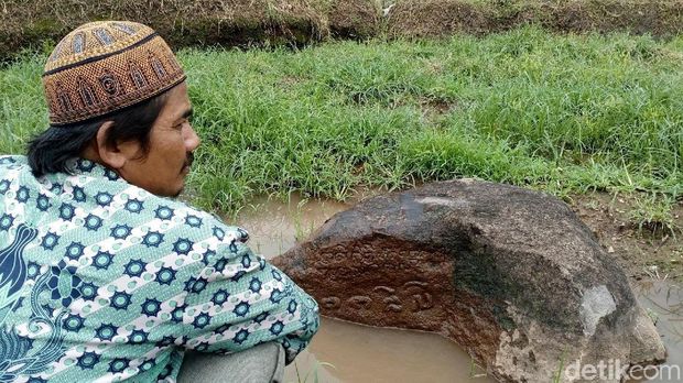 Batu Prasasti Peninggalan Kerajaan Singosari/
