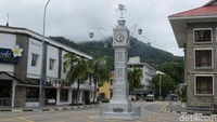 Foto: Beginilah suasana Kota Victoria, ibukota negara Seychelles, negara kepulauan di lepas laut timur Afrika. Pada hari Minggu kota ini malah sepi, karena penduduk kota ini cuma 25 ribu orang (Fitraya/detikTravel)