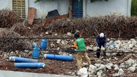 Angka itu merupakan penumpang yang naik maupun yang turun di stasiun itu.