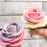 Unik! Paduan Es Krim dengan Ramen Hingga Bentuk Bulldog Sungguhan