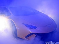 Mobil Super Warnai Desember 2017
